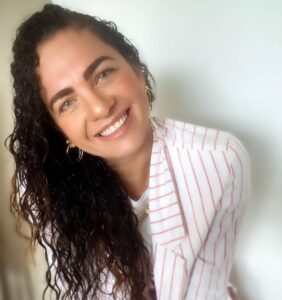 Aline de Oliveira Neves