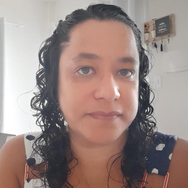 Christiane Dias Menezes Roth